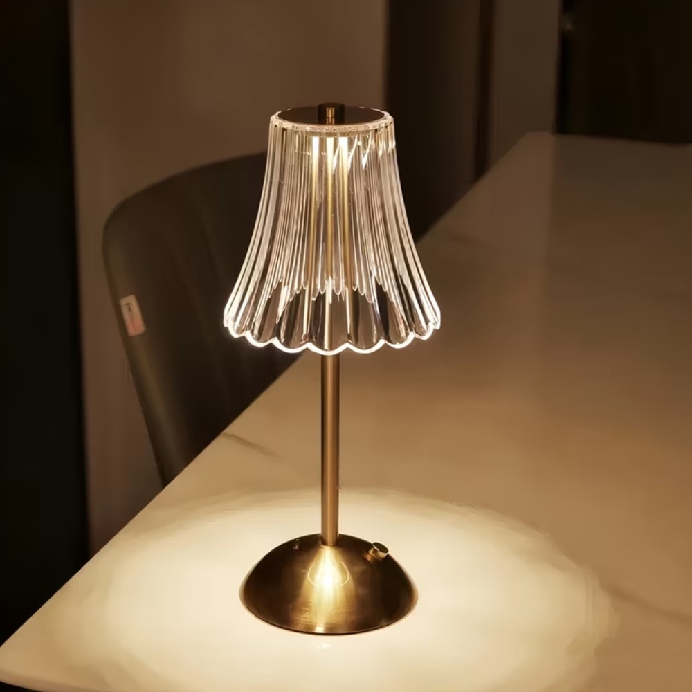 Elegant Gold and Clear Table Lamp